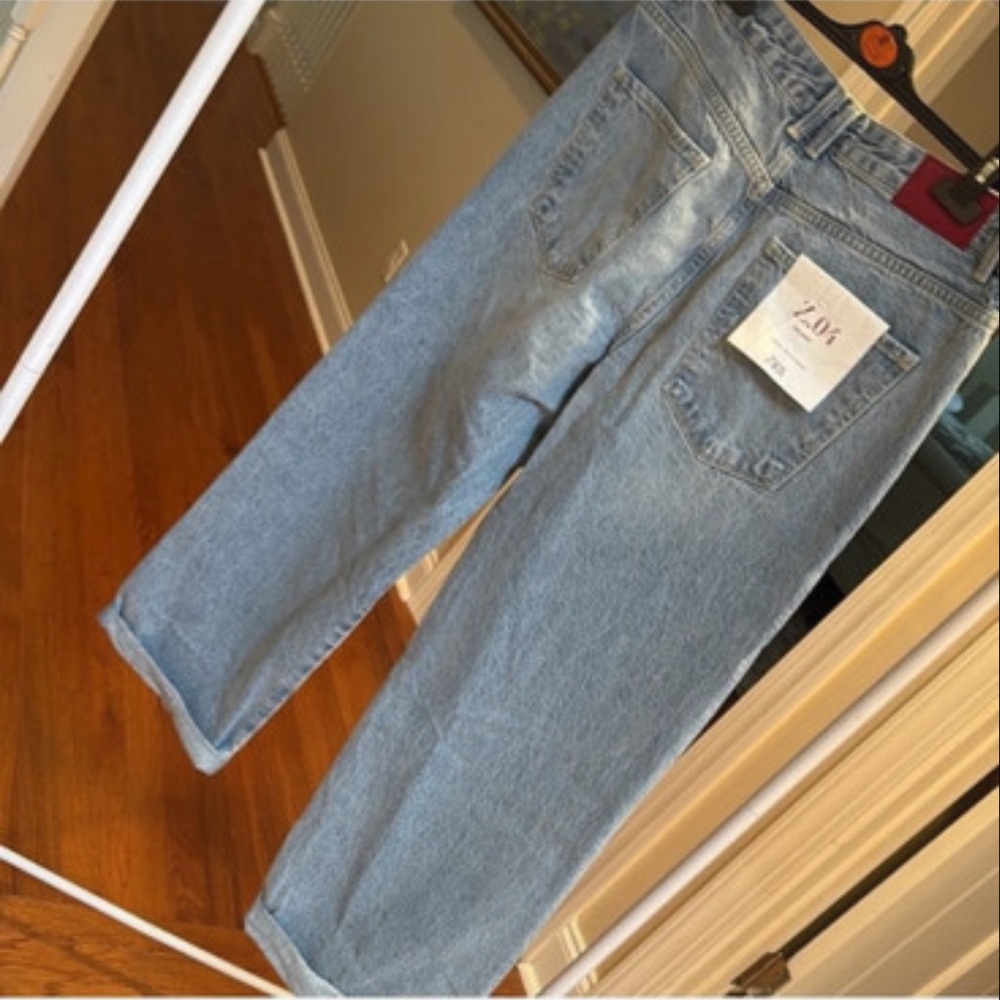 Zara Women Relaxed Light Blue Washed Jeans - Picture 7 of 8